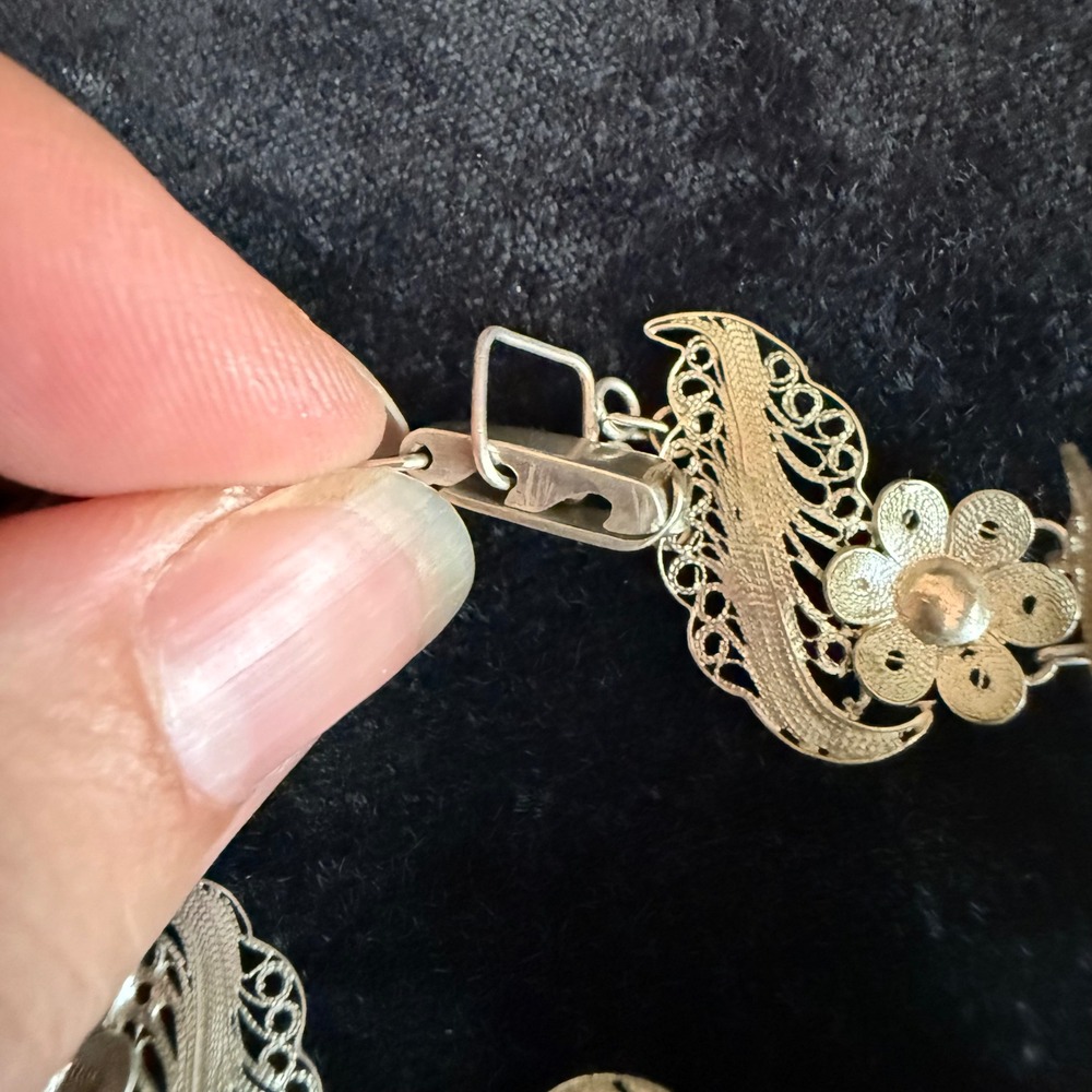 Vintage Silver Tone Filigree Floral Leaf Link Bracelet 7.5 Inch Box Clasp - Picture 3 of 4